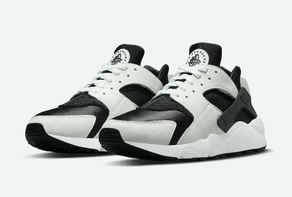 DD1068-001 | NIKE AIR HUARACHE